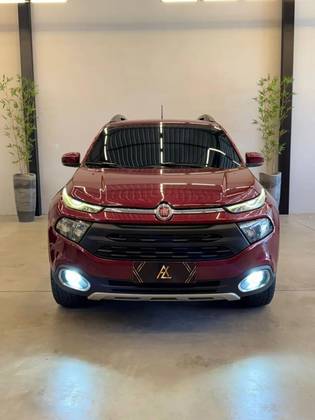 FIAT TORO 2.0 16V TURBO DIESEL FREEDOM 4WD AT9 FIAT TORO 2.0 16V TURBO DIESEL FREEDOM 4WD AT9